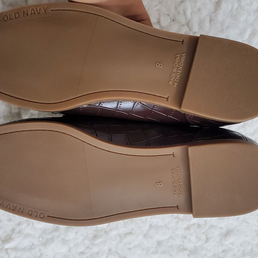 Sale🔥 NWT Old Navy Super Chic Chocolate Croc Loafers size 8 - Picture 5 of 10